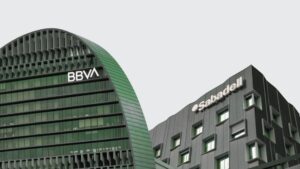 Sedes del BBVA y del Sabadell
