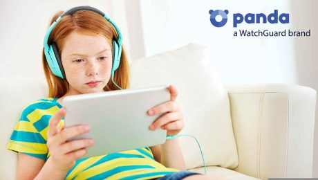 Niña utilizando una tablet protegida por el software de ciberseguridad Panda Security.