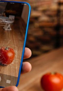 Visualización aumentada de información nutricional sobre un alimento real.