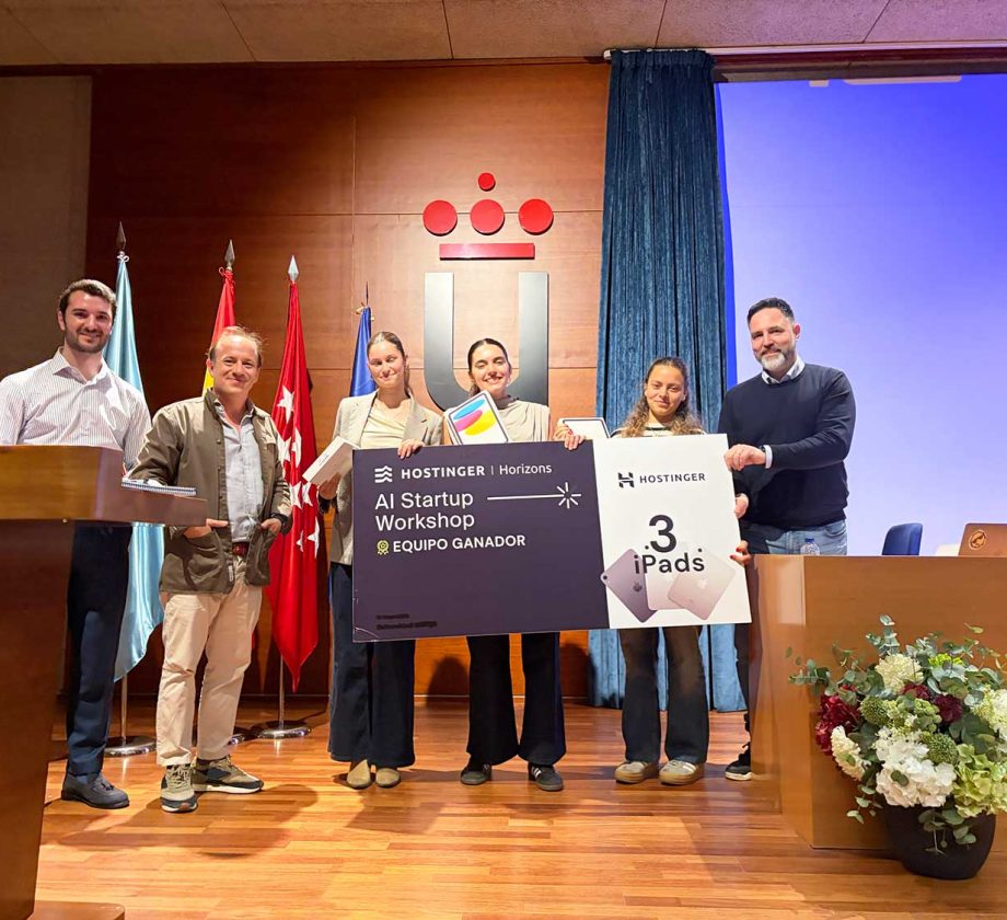 Equipo ganador del AI Startup Workshop en la URJC con su proyecto ConfidIA