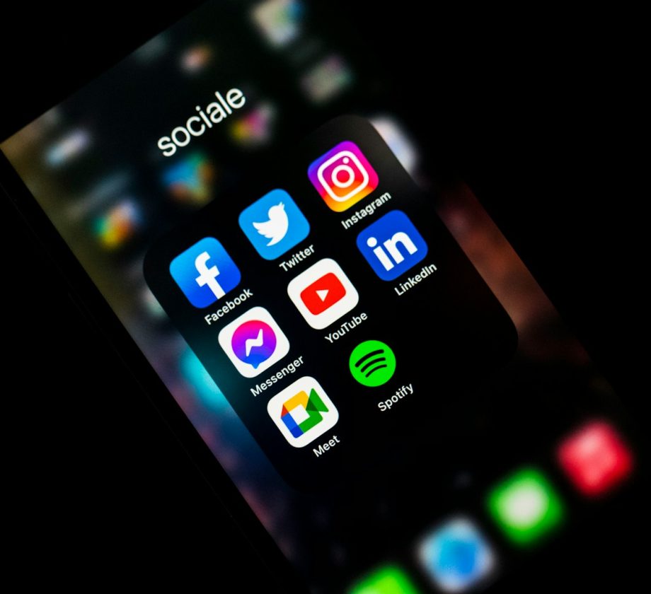 iphone screen showing icons on screen